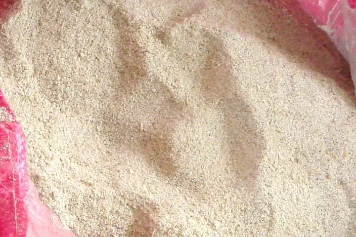 東鼎豆渣烘干機生產(chǎn)線的工藝參數(shù)和各設(shè)備技術(shù)參數(shù)及結(jié)構(gòu)的選取和設(shè)計是在經(jīng)過對豆渣物料的認真分析研究才得出。