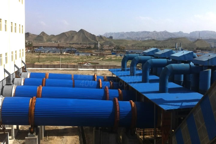 東鼎礦渣烘干機(jī)生產(chǎn)線可用于烘干水渣鋼渣、粉煤灰、電石渣、脫硫石膏、粘土、河沙、石英沙等礦渣物料。該系統(tǒng)采用新型三層烘干工藝，全套烘干設(shè)備設(shè)計合理，制作精良，性能穩(wěn)