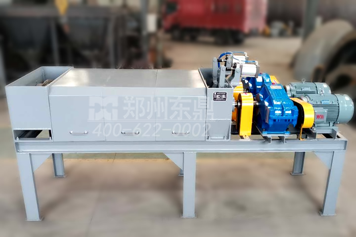 螺旋擠壓脫水機具有產(chǎn)能大，操作維修方便，投入成本低，分單螺旋和雙螺旋系列脫水產(chǎn)品